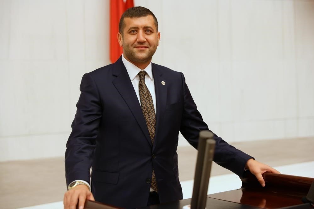 baki-ersoy-dan-okullarda-guvenli-egitim-ortami-icin-yazili-soru-onergesi
