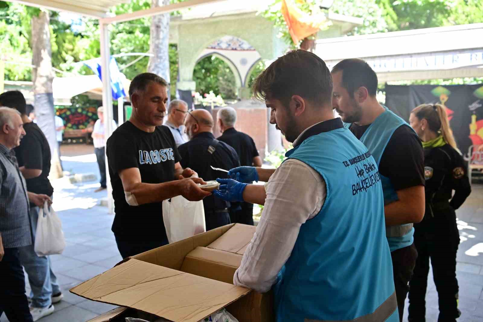 bahcelievler-de-binlerce-vatandasa-asure-ikram-edildi