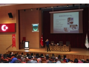 Kbü’de “Bebek Masajı Ve Bebek Gelişimi” Konferansı