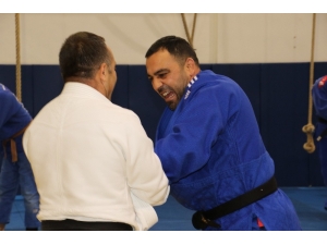 Hamza Yerlikaya, Milli Judocularla Mindere Çıktı