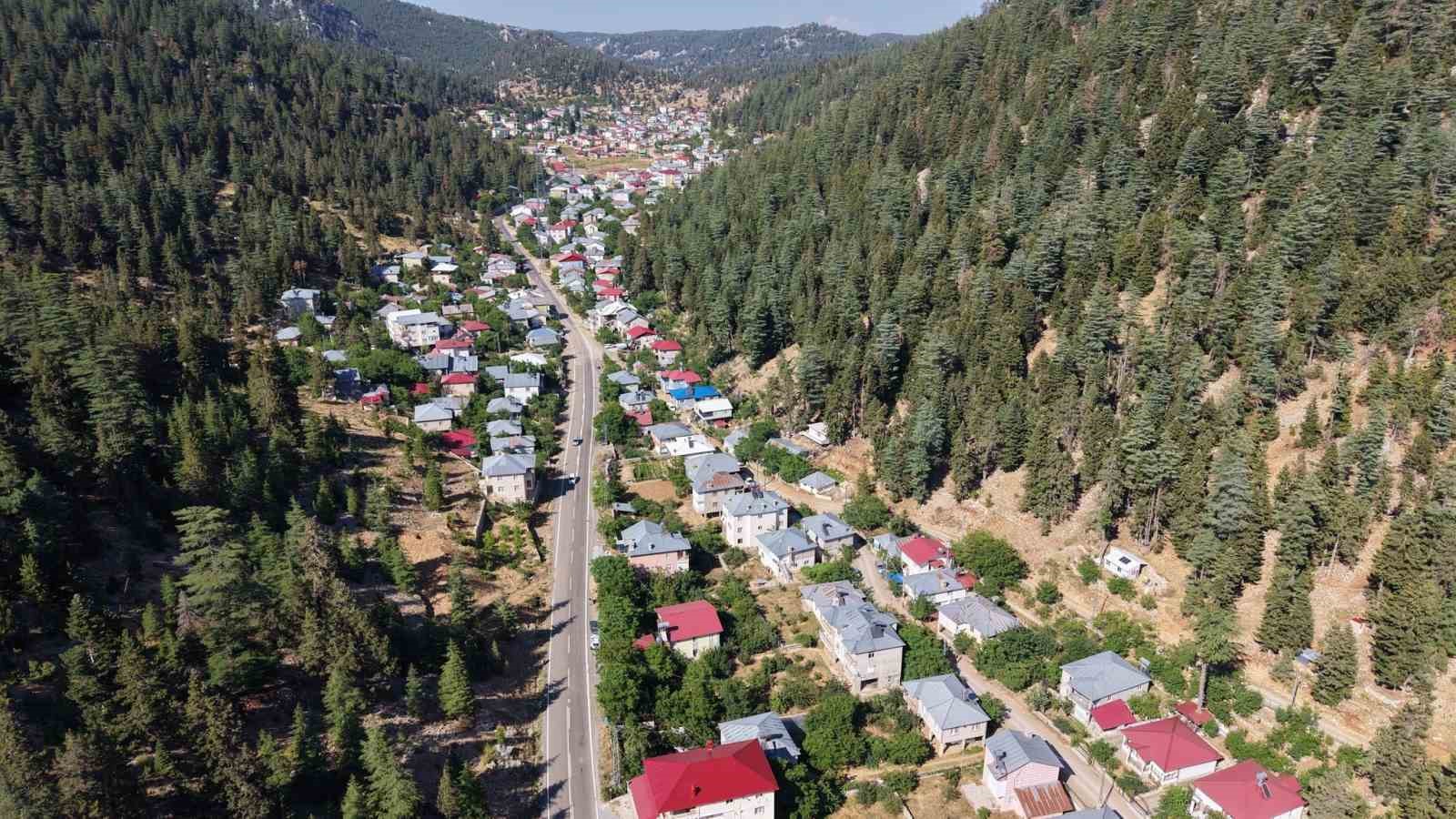 anamur-yaylalari-yaz-sicaklarindan-kacanlarin-gozdesi-oldu