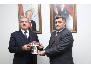 Eskigediz Protokolünden Vali Toraman’a ’Hayırlı Olsun’ Ziyareti