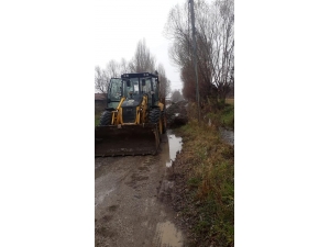 Şuhut’ta Akarsu Yolu Düzenleme Çalışmaları Devam Ediyor
