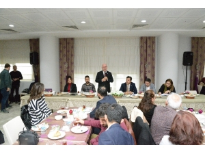 Öğrenci Toplulukları İle Buluşan Rektör Prof. Dr. Ekrem Savaş’tan ’Çok Okuyun’ Uyarısı