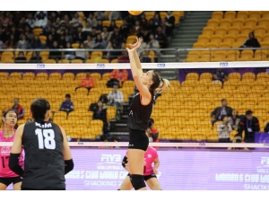 Eczacıbaşı Vitra, Dünya Kulüpler Şampiyonası’nda Yarı Finali Garantiledi