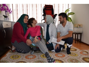 Alanya’da Sağlıkçılar Engelli Bireyleri Evinde Muayene Etti