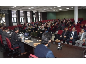 İlahiyat Fakültesi Öğrencileri Hadis Ezberlemede Yarıştı
