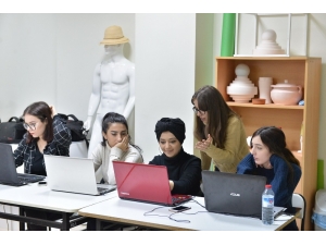 ‘Pop Art Fotoğraf Atölyesi’ İsimli Etkinlik Saü’de Düzenlendi