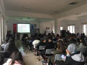 Üniversite Öğrencilerine Aıds Semineri