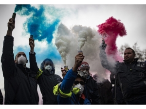 Zafer Sarı Yeleklileri Durdurmuyor, Fransa’da Eylemler Artmaya Devam Ediyor