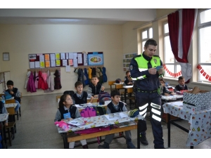 Afyonkarahisar’da Minik Öğrenciler Trafik Dedektifi Oldu