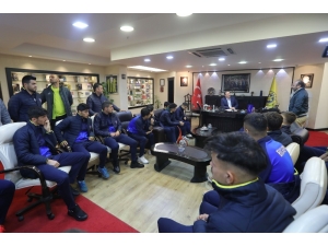 Bucaspor, Eski Oyuncusuna Olan 8 Milyonluk Borç Nedeniyle Sıkıntıda