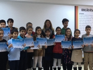 Gkv’lilerin Resimleri Antarktika’da Sergilenecek