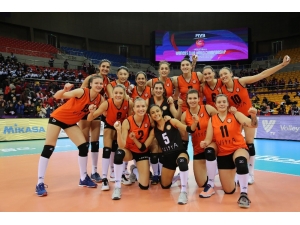 Eczacıbaşı Vitra, Namağlup Yarı Finalde