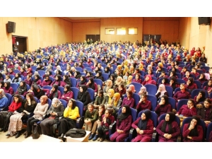 Emine Şenlikoğlu Konferansı İlgi Gördü