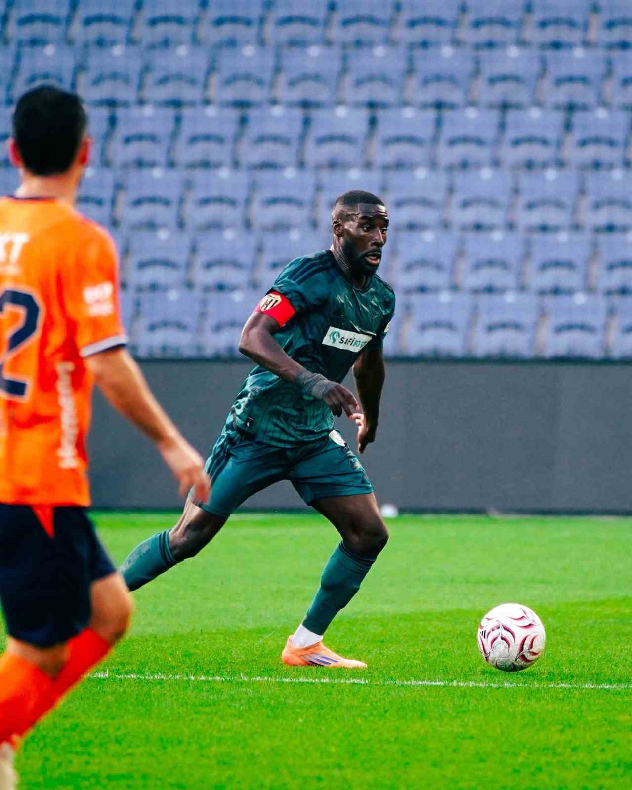 trendyol-super-lig-rams-basaksehir-2-kocaelispor-0-mac-sonucu