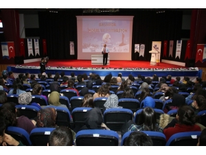 Öğrencilere ‘Başarıda Moral Ve Motivasyon’ Konferansı