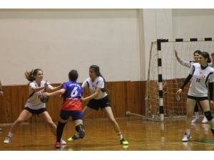 Üniversitelerarası Hentbol Turnuvası Finalleri Kuşadası’nda Yapıldı