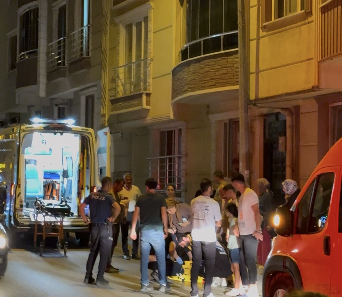 aniden-yola-firlayan-cocuga-minibus-carpti