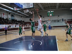 Türkiye Basketbol Ligi: Yalova Belediyespor: 74 - Akhisar Belediye: 81