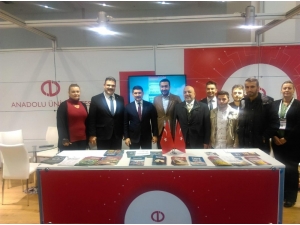 Cumhurbaşkanlığı Özel Kalem Müdürü Hasan Doğan, Anadolu Üniversitesi Standını Ziyaret Etti