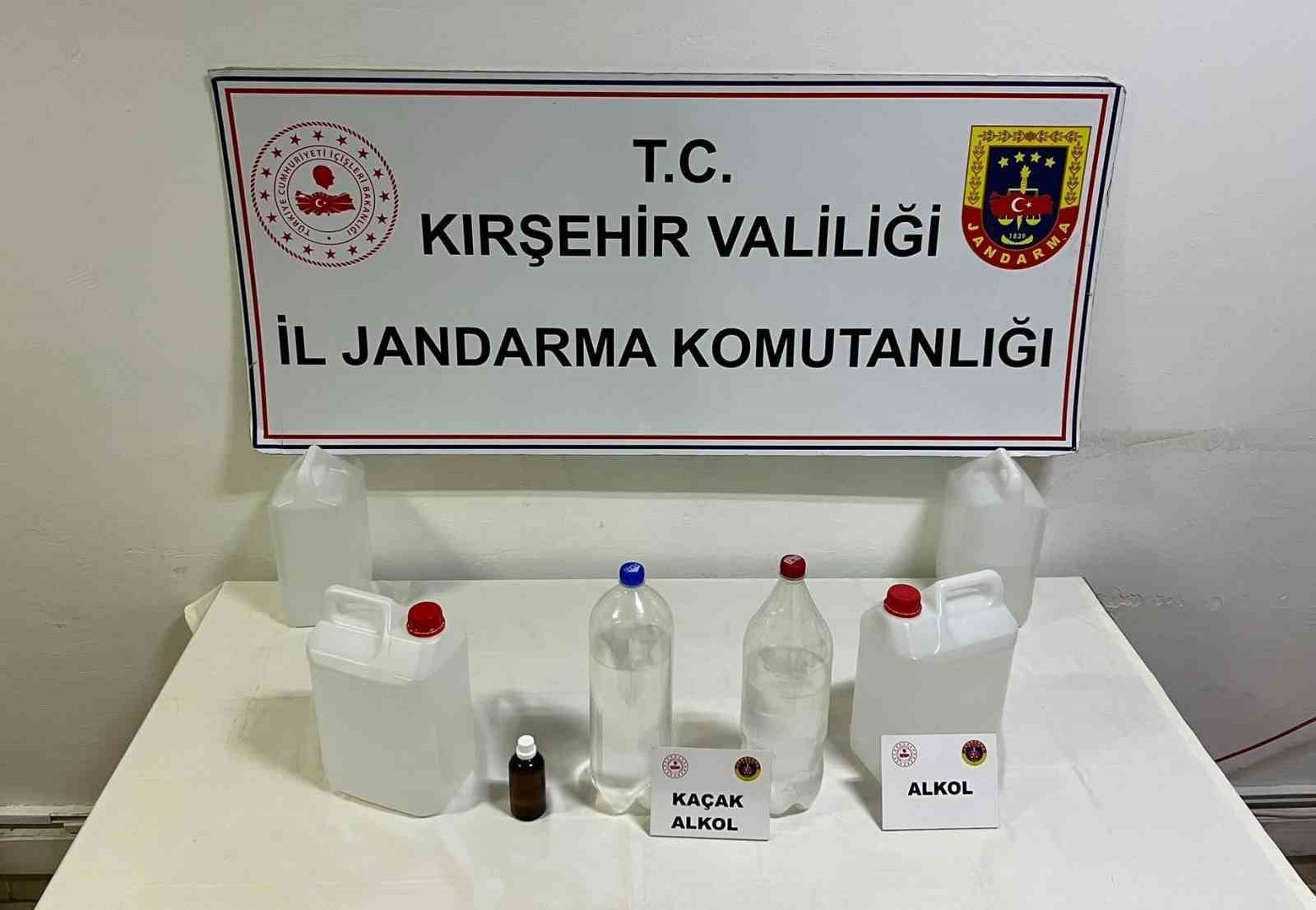 kirsehir-de-kacak-alkol-uretimine-jandarma-operasyonu-22-litre-kacak-urun-ele-gecirildi
