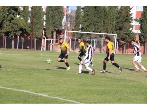 Ülküspor Lidere Farklı Kaybetti