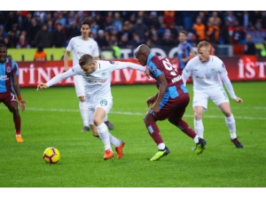 Spor Toto Süper Lig: Trabzonspor: 0 - Atiker Konyaspor:0 (İlk Yarı)