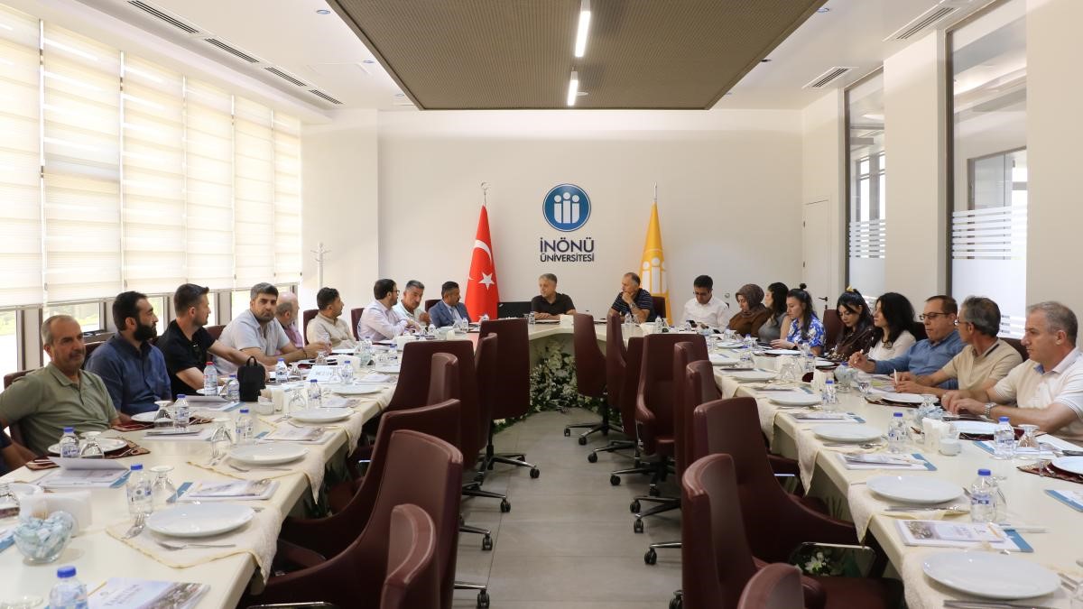 lise-rehber-ogretmenleri-inonu-universitesi-nde-bir-araya-geldi