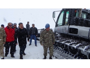 Vali Akbıyık, Merga Bütan Kayak Tesislerinde İncelemelerde Bulundu