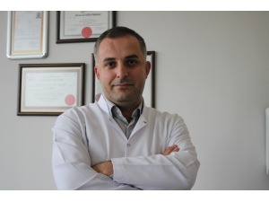 Masa Başında Çalışanlar İçin Boyun Fıtığı Tehlikesi