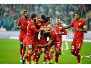 Spor Toto Süper Lig: Bursaspor: 0 - Antalyaspor: 2 (İlk Yarı)