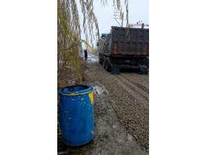 Yüksekova’da Kumlama Çalışmaları Devam Ediyor