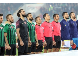 Spor Toto Süper Lig: Akhisarspor: 1 - Fenerbahçe: 0 (İlk Yarı)