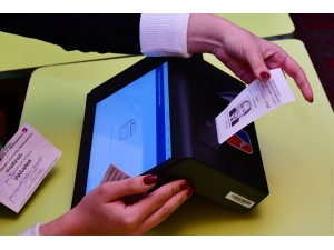 Ermenistan’da Halk Sandığa Gitti