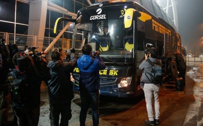 Fenerbahçe'ye Samandıra'da Tepkili Karşılama