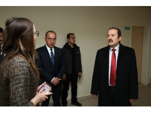 Vali Pehlivan 112 Acil Komuta Kontrol Merkezi’nde İncelemelerde Bulundu