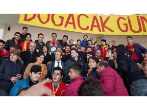 Adil Gevrek: “Oyuncularımı Canı Gönülden Kutluyorum”