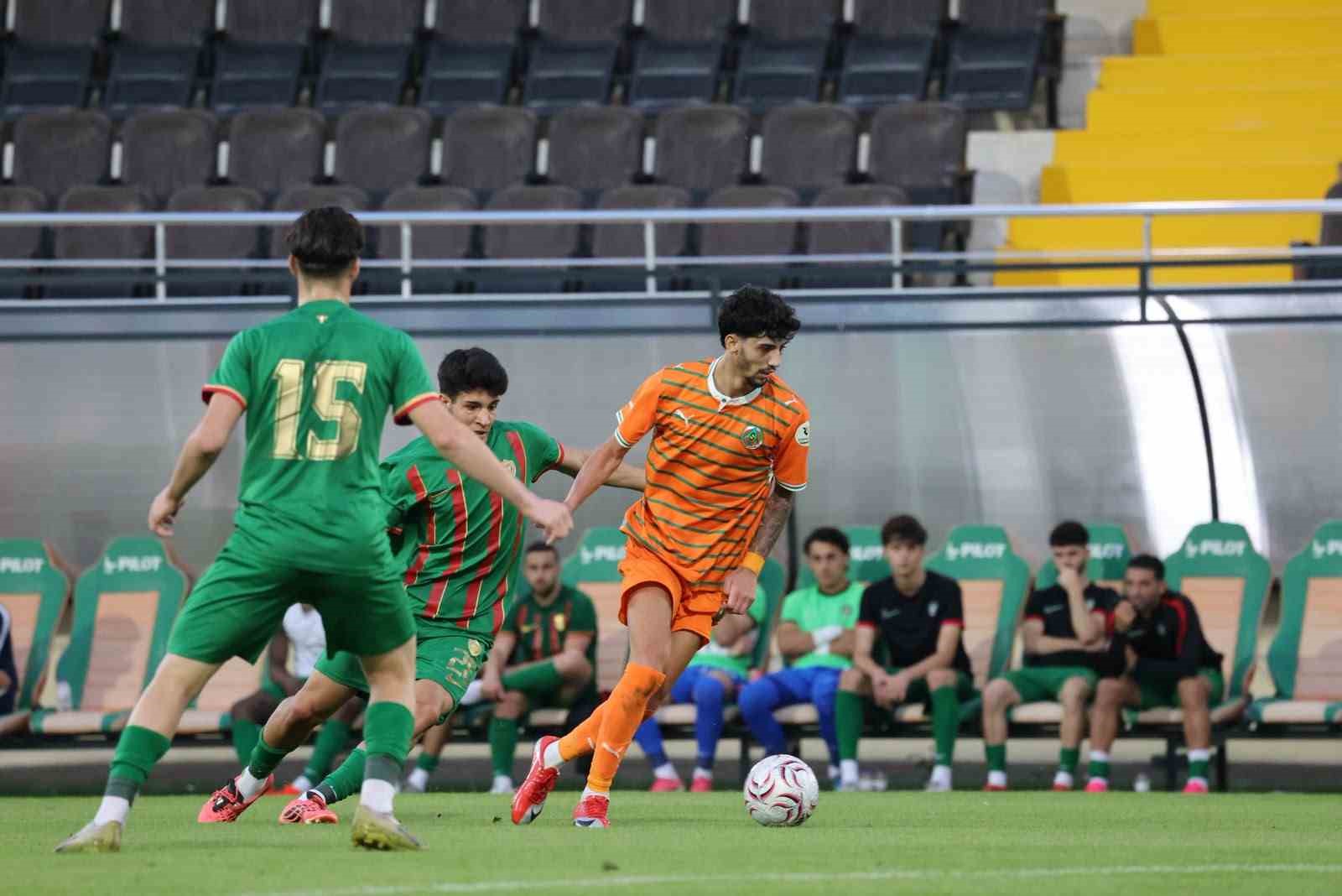 alanyaspor-amed-sportif-faaliyetler-i-4-0-maglup-etti