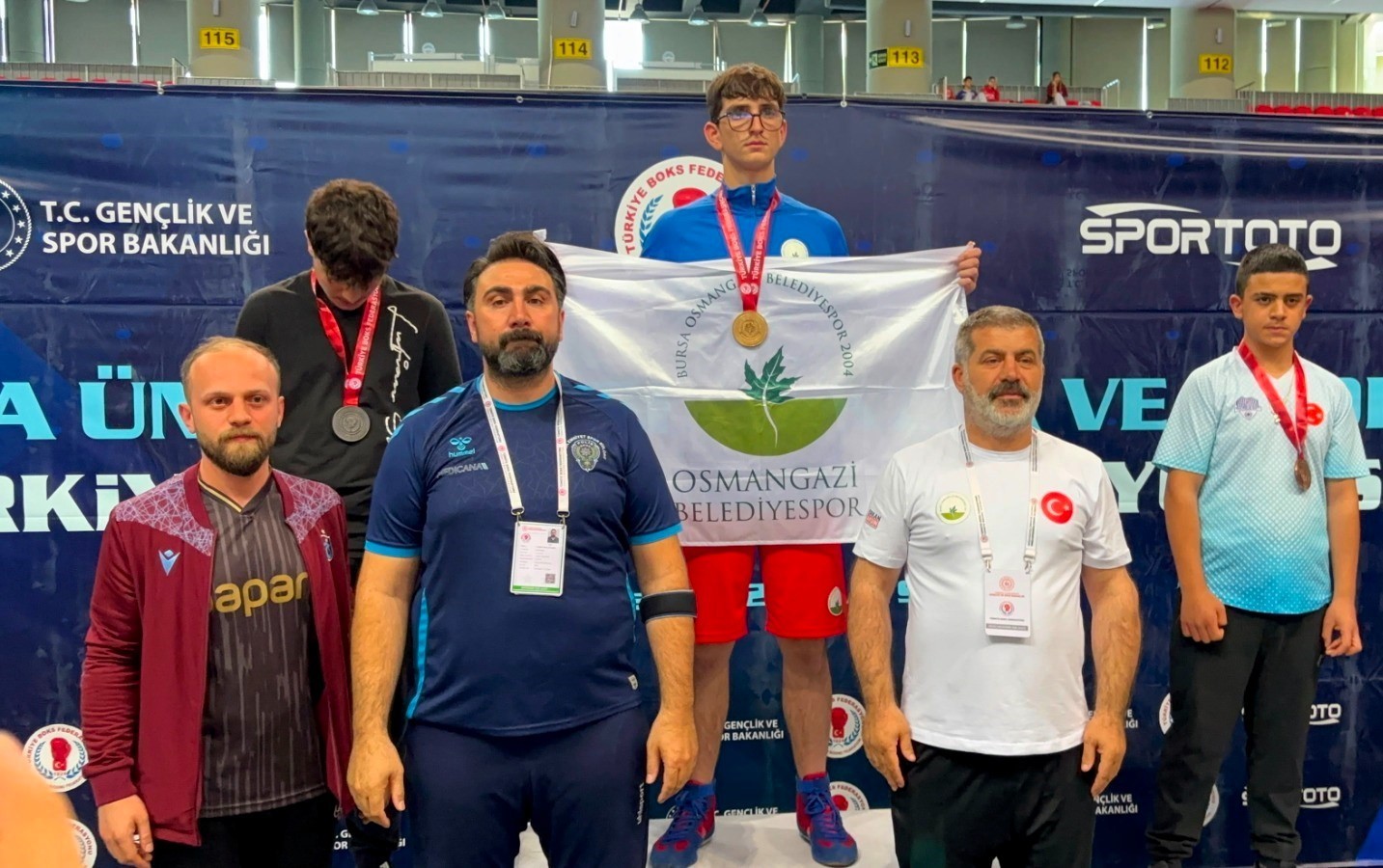 osmangazili-boksor-avrupa-sampiyonasi-yolunda