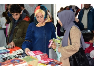 Osmaniye Belediyesi 3. Kitap Fuarı’nı 3 Günde 30 Bin Kitapsever Ziyaret Etti