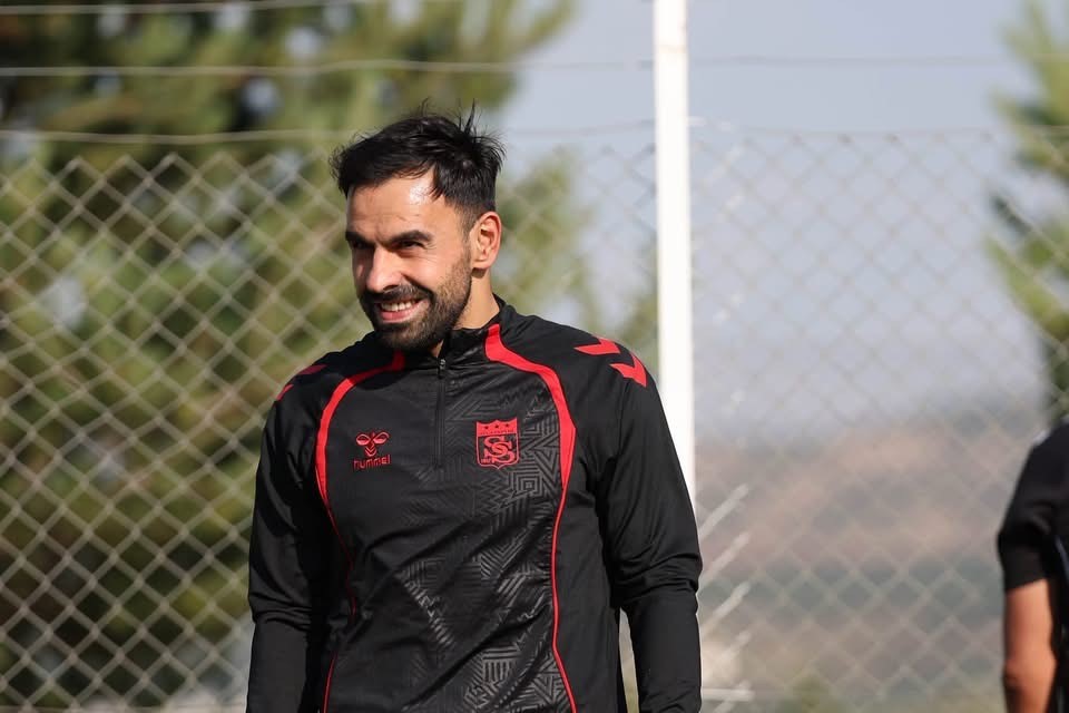murat-paluli-1-yil-daha-sivasspor-da