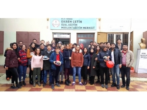 Hemşire Adayı Öğrenciler Engelleri Aştı