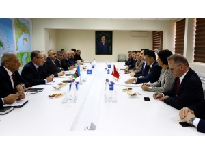 Bakan Pakdemirli, Azerbaycan Çevre Ve Doğal Kaynaklar Bakanı Babayev İle Görüştü