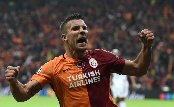 Lukas Podolski'den Galatasaray Paylaşımı