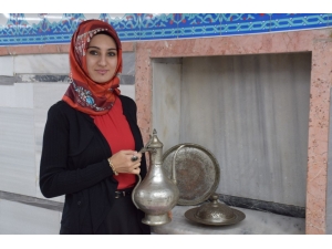 Babasından Devraldığı Hamamı Sadece Kadınlar İçin Düzenledi