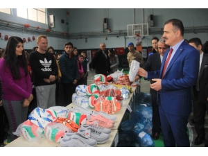 Hakkari’deki 40 Okula Spor Malzemesi Desteği