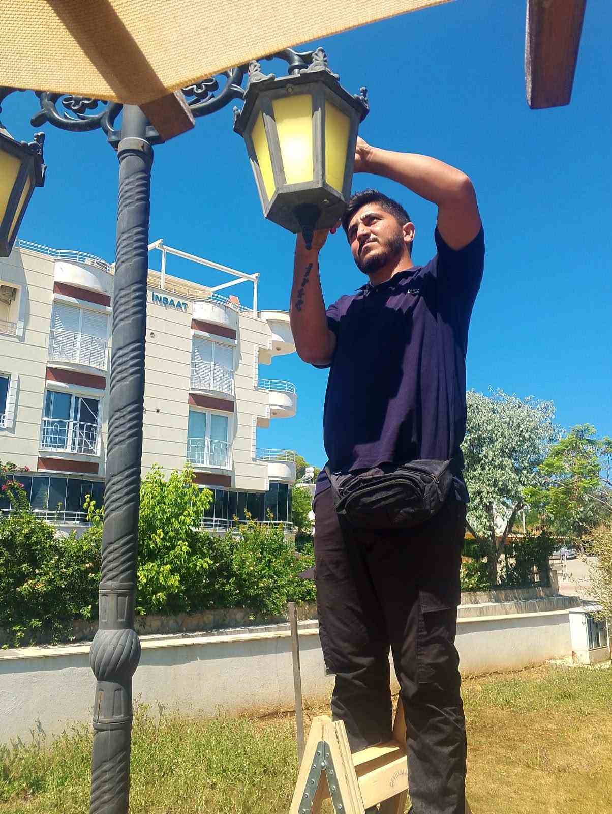 didim-belediyesi-nden-parklarda-bakim-ve-yenileme-calismasi