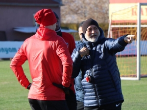 Kayserispor Teknik Direktörü Hikmet Karaman: "Tek Odaklandığımız Nokta Akhisarspor"