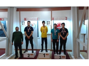 Dart Turnuvasında Madalyaları Topladılar